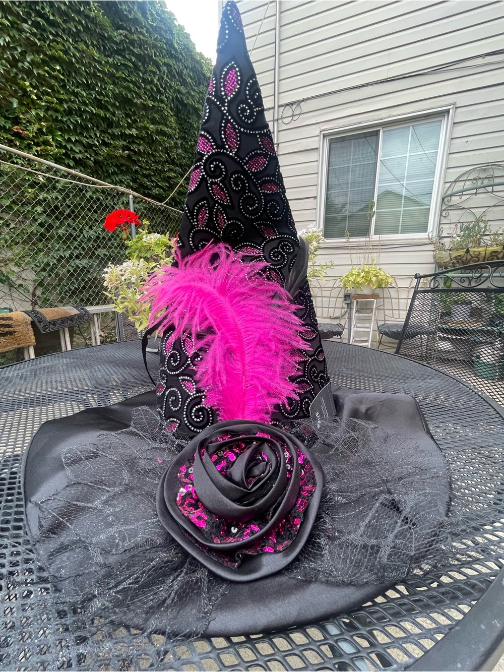 Pier 1 Black Witch Hat with Hot Pink Feather and Rose